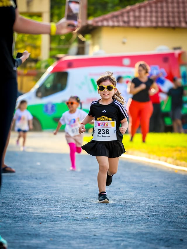 Foto Holi Kids 7