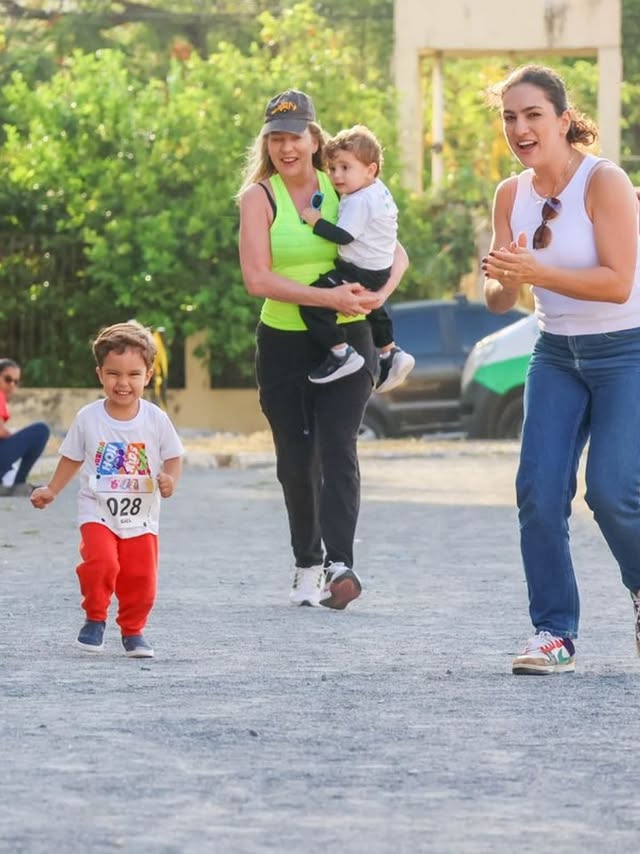 Foto Holi Kids 9